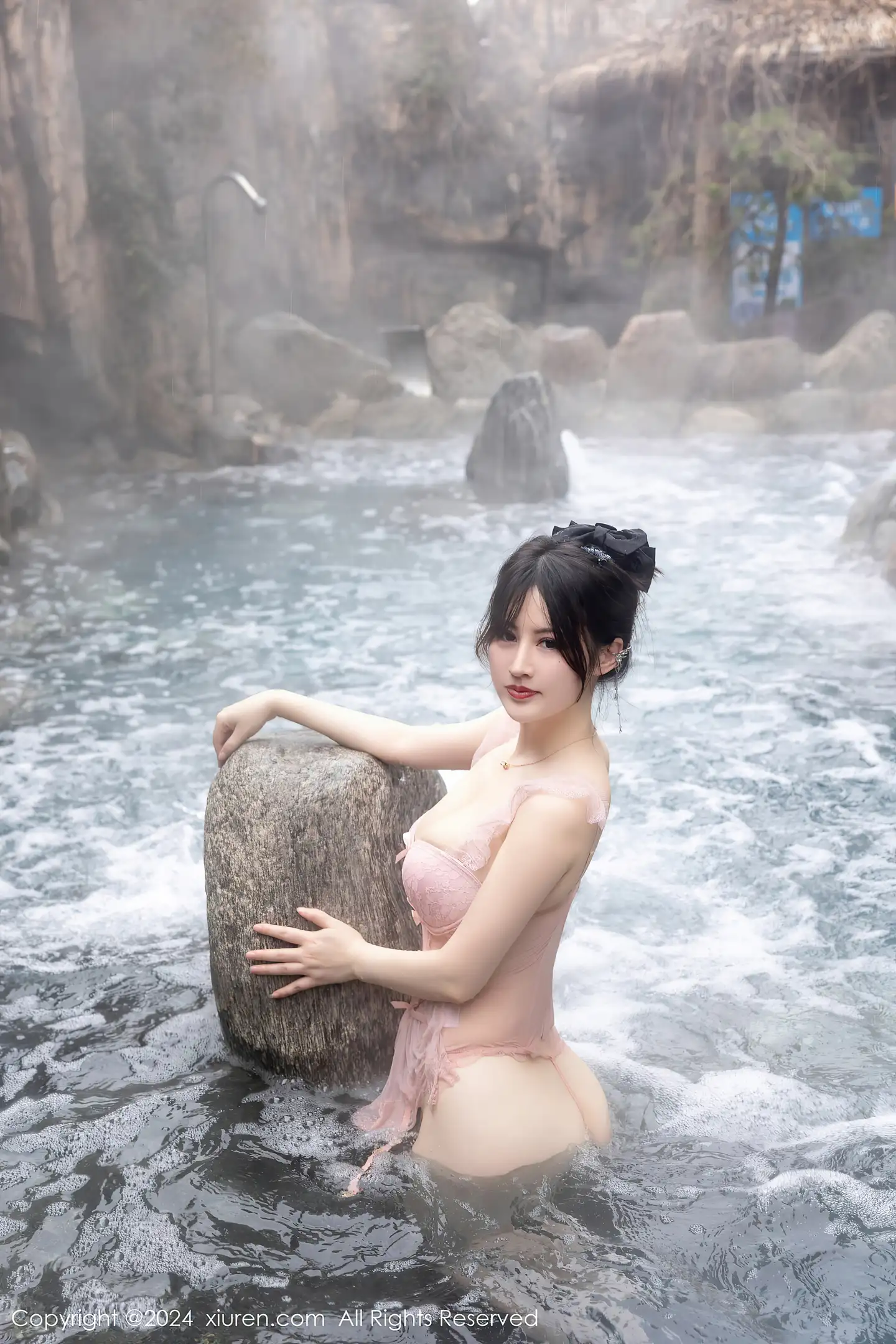 图片[6]-[XiuRen秀人网]VOL.8039 模特诗诗kiki溪边场景+浴室性感粉色情趣短裙秀惹火身材诱惑写真84P-秀人网官方网站